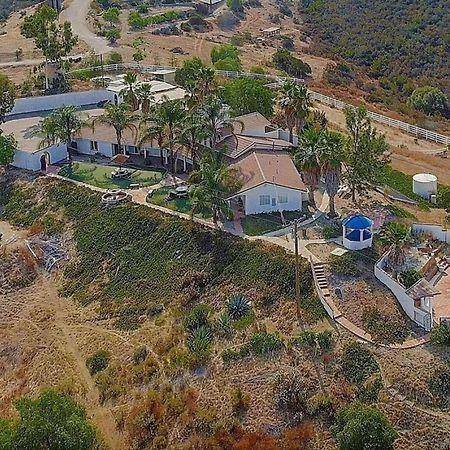 Private Home On 10 Acres - Heated Salt Pool & Jacuzzi, Mountain & City Views, Horseshoes, Basketball, Bbq, Golf Putting, Foosball, Croquet, Bose Stereo, White Cotton Bedding - Hilltop Hacienda, Pool Heat Optional Jamul Eksteriør bilde