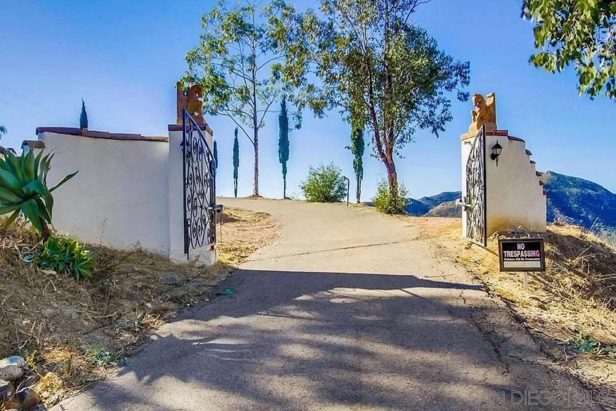 Private Home On 10 Acres - Heated Salt Pool & Jacuzzi, Mountain & City Views, Horseshoes, Basketball, Bbq, Golf Putting, Foosball, Croquet, Bose Stereo, White Cotton Bedding - Hilltop Hacienda, Pool Heat Optional Jamul Eksteriør bilde