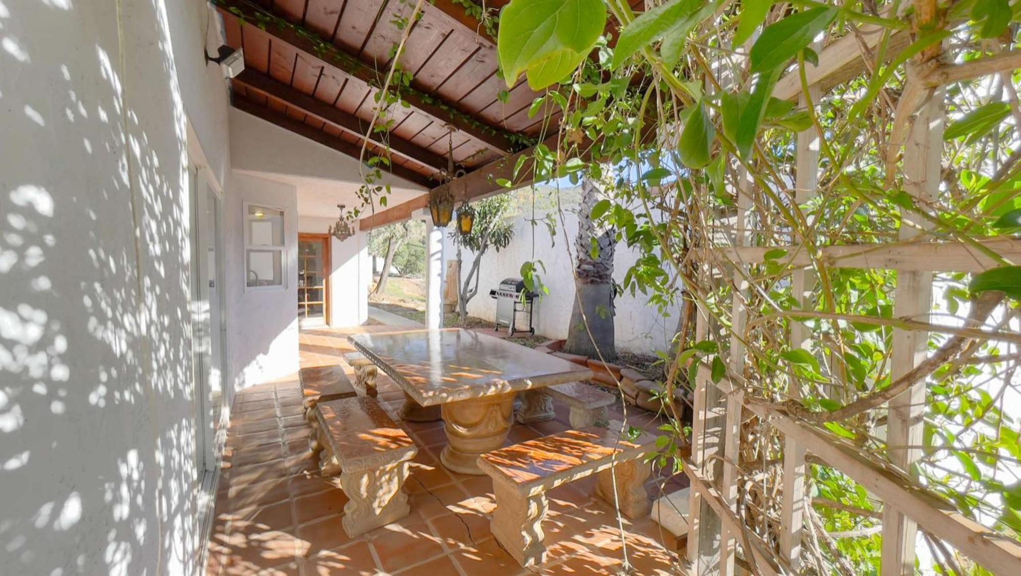 Private Home On 10 Acres - Heated Salt Pool & Jacuzzi, Mountain & City Views, Horseshoes, Basketball, Bbq, Golf Putting, Foosball, Croquet, Bose Stereo, White Cotton Bedding - Hilltop Hacienda, Pool Heat Optional Jamul Eksteriør bilde