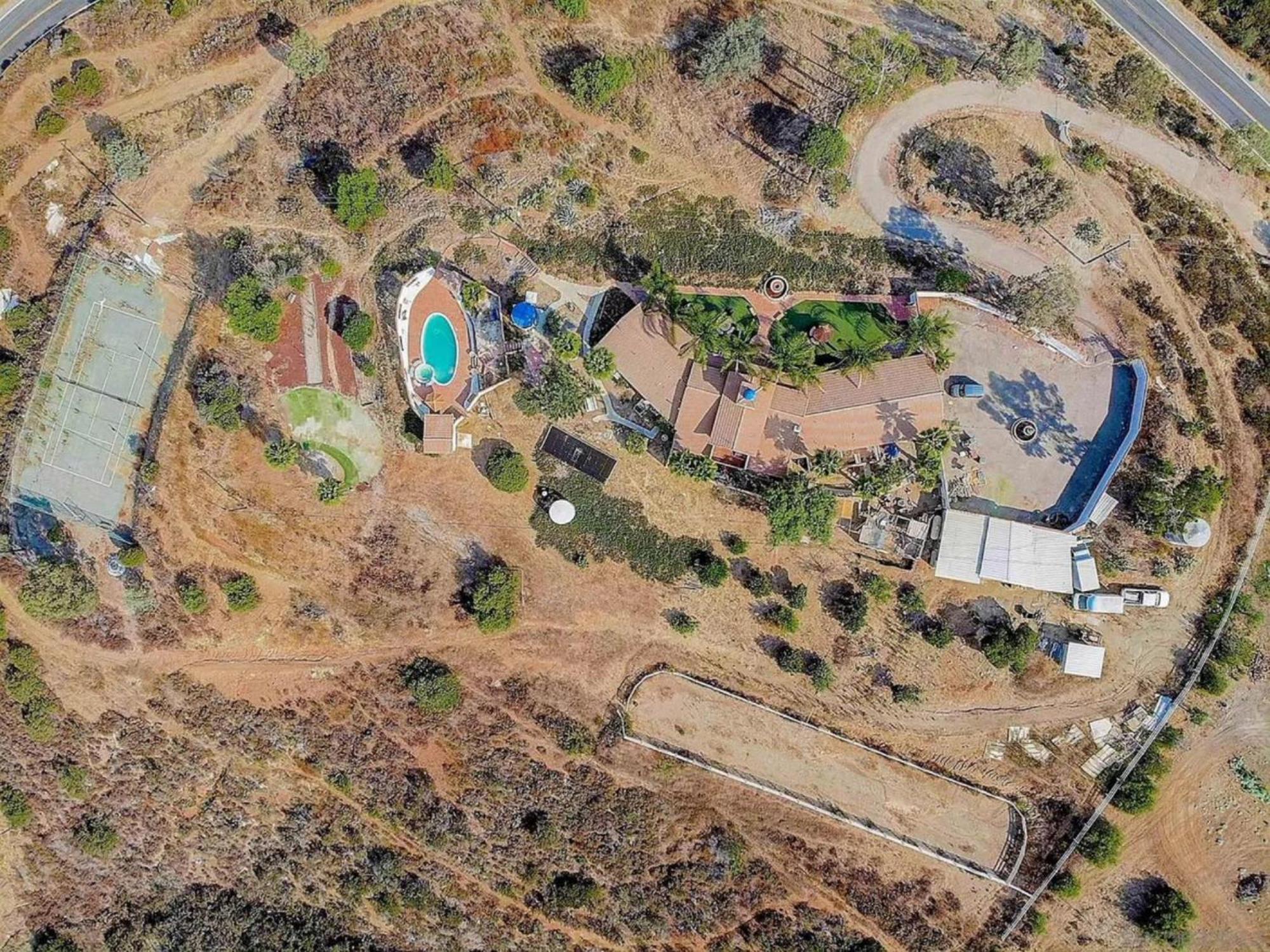 Private Home On 10 Acres - Heated Salt Pool & Jacuzzi, Mountain & City Views, Horseshoes, Basketball, Bbq, Golf Putting, Foosball, Croquet, Bose Stereo, White Cotton Bedding - Hilltop Hacienda, Pool Heat Optional Jamul Eksteriør bilde